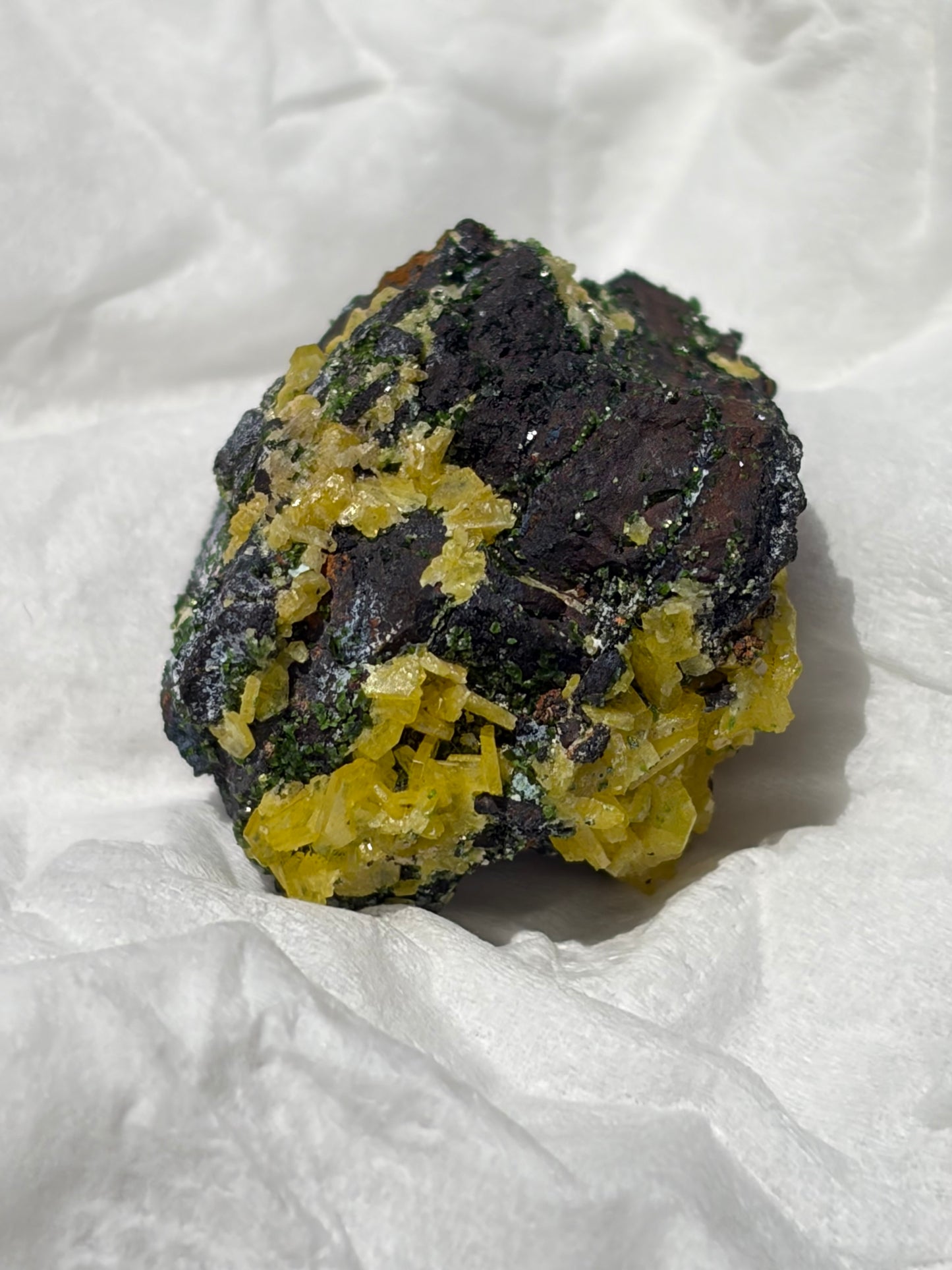 Mimetite on Phillipsbornite from the DR of Congo