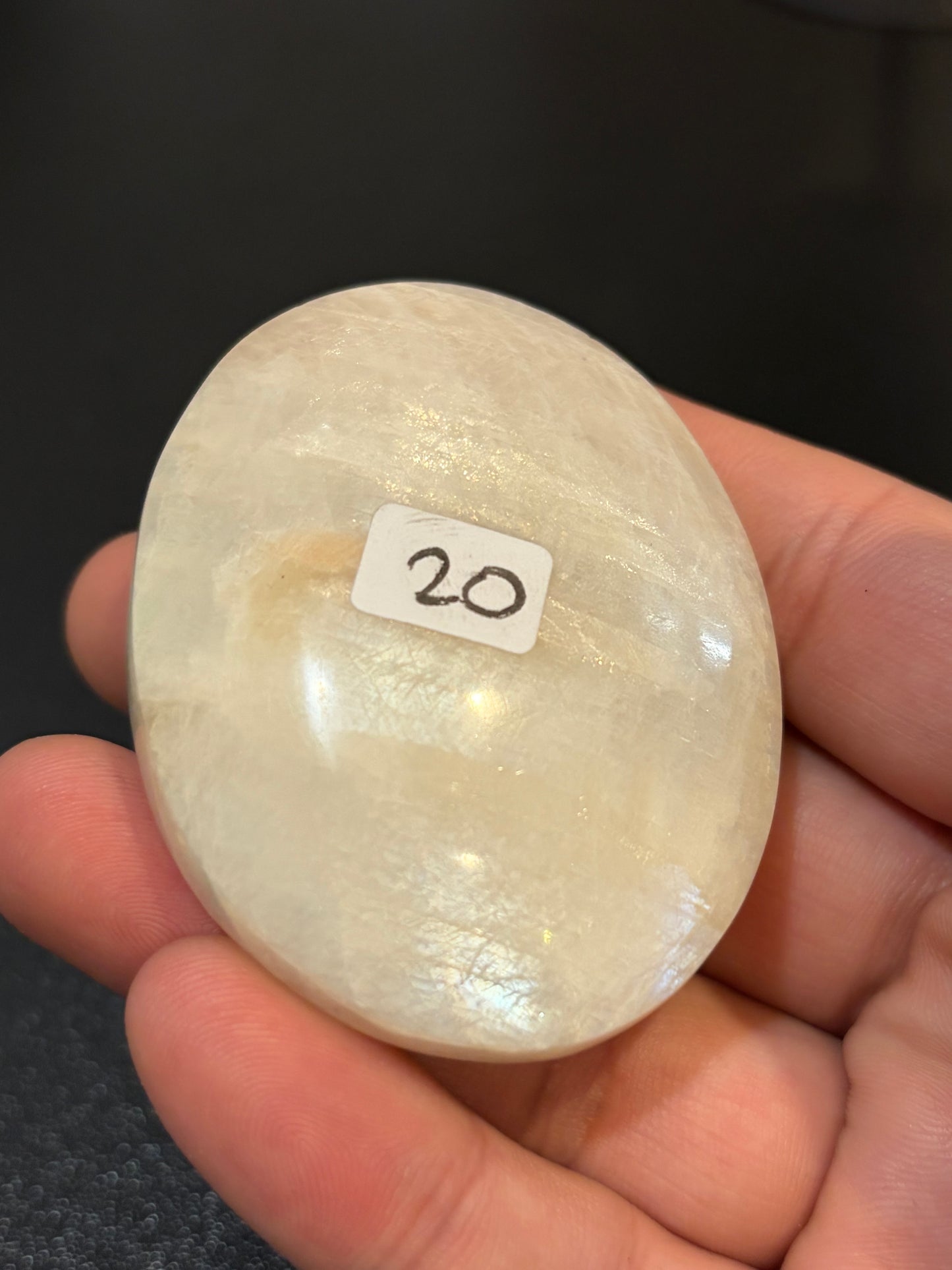 High Quality Moonstone Palm Stone