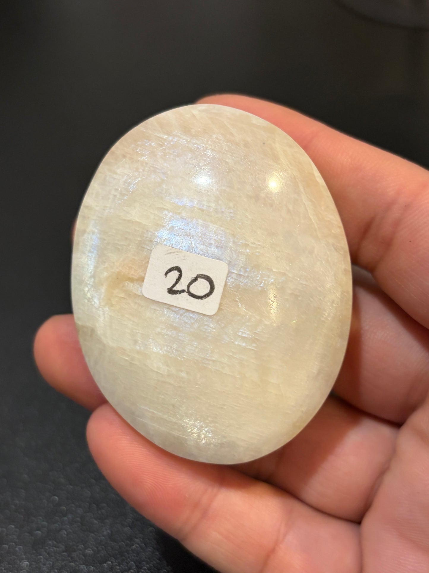 High Quality Moonstone Palm Stone