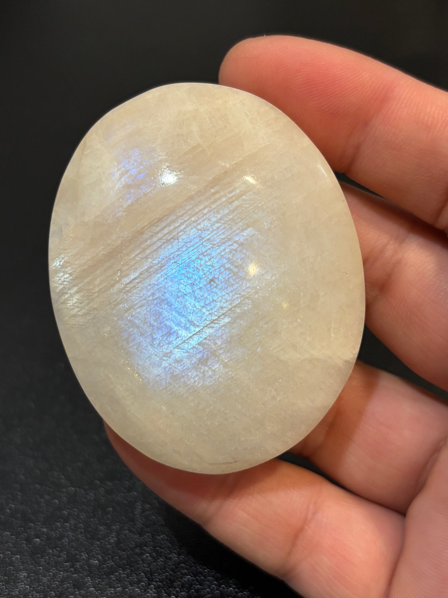 High Quality Moonstone Palm Stone