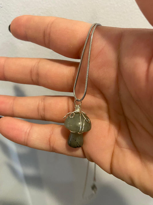 Hand-wrapped Labradorite Mushroom Necklace (Silver)